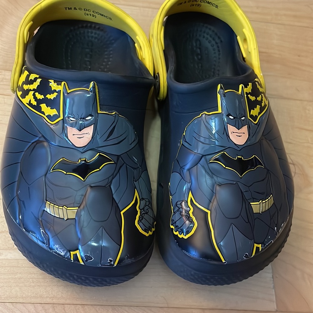 Batman Crocs - Picture 7 of 7